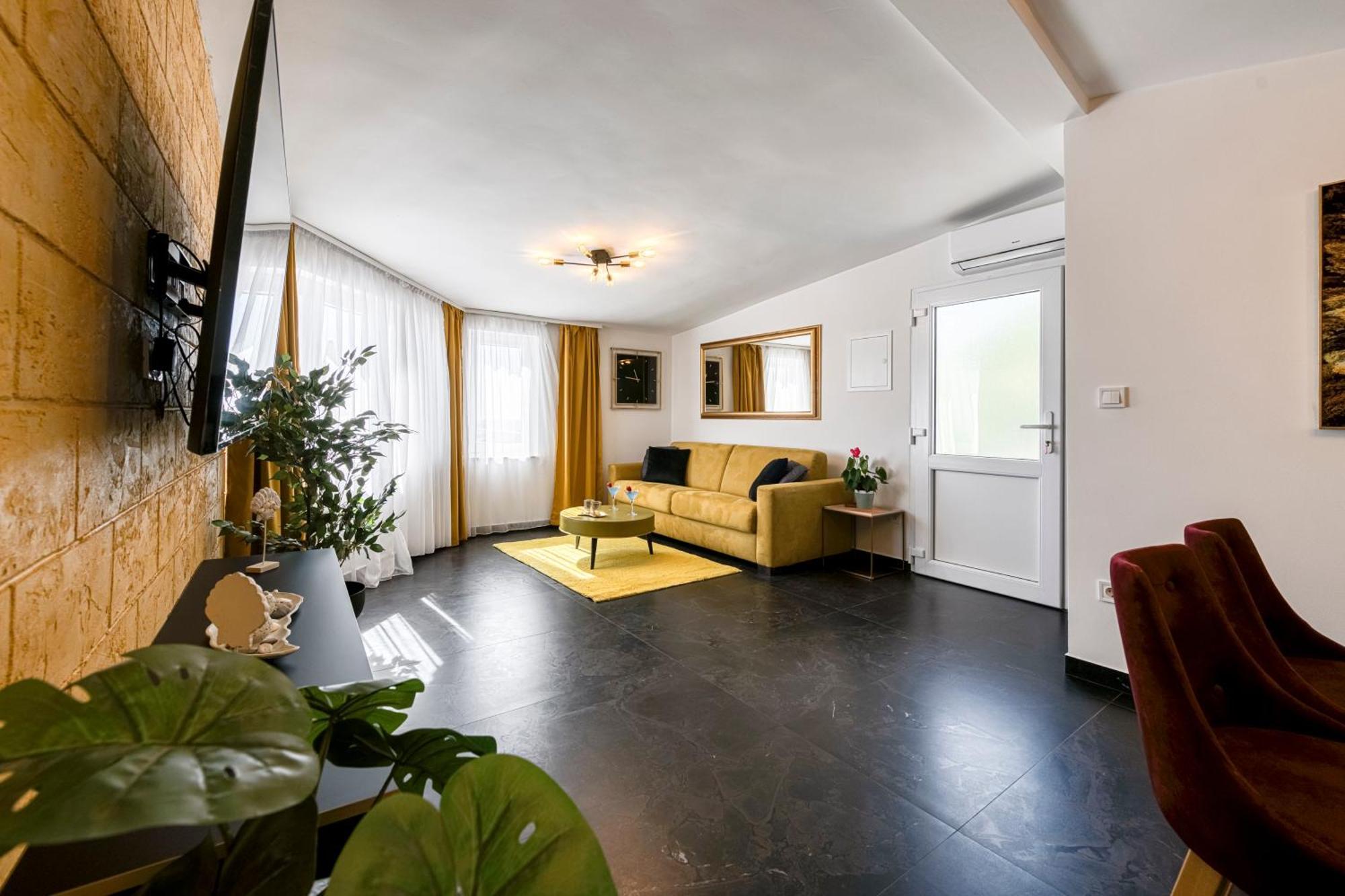 Apartments Nia Deluxe & Elegance Дубровник Екстериор снимка